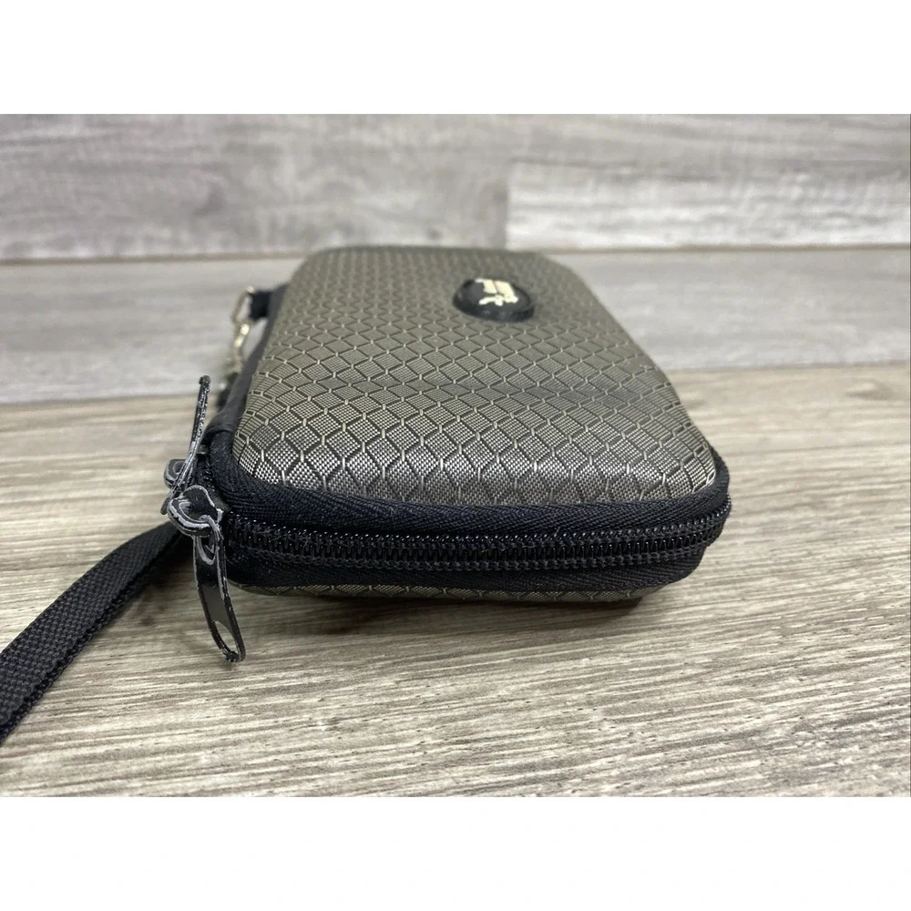 dreamGEAR Nintendo DS &‎ DS Lite Zipper Case Black Silver